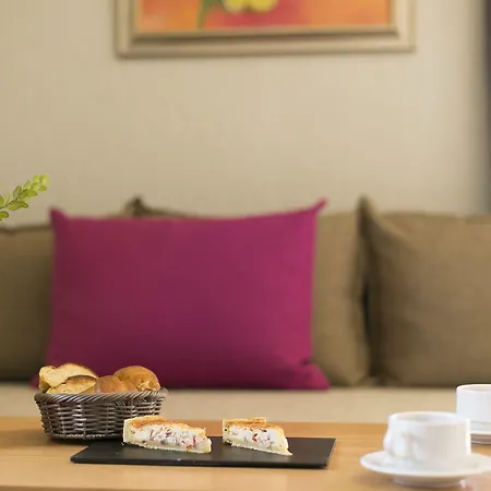 Lejlighedshotel Vigles Sea View, Philian And