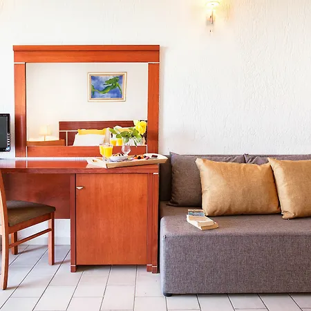 Vigles Sea View, Philian And