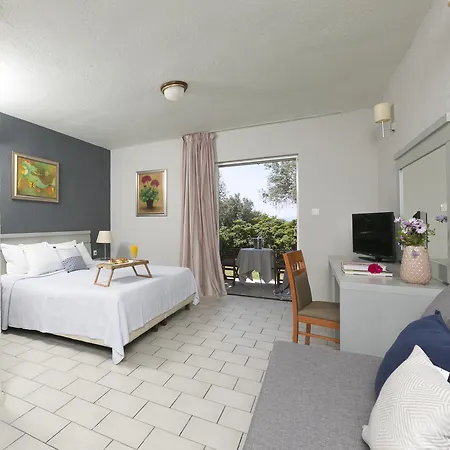 Apartahotel Vigles Sea View, Philian And