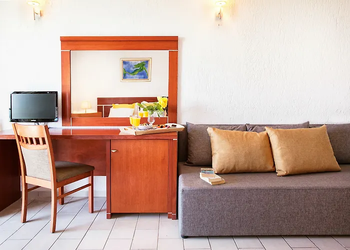 Vigles Sea View, Philian And